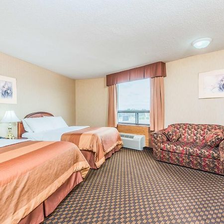 Howard Johnson By Wyndham Kitchener Conestoga エクステリア 写真