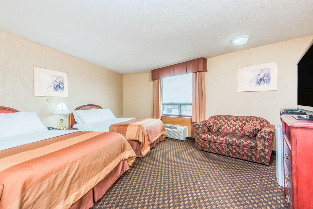 Howard Johnson By Wyndham Kitchener Conestoga エクステリア 写真